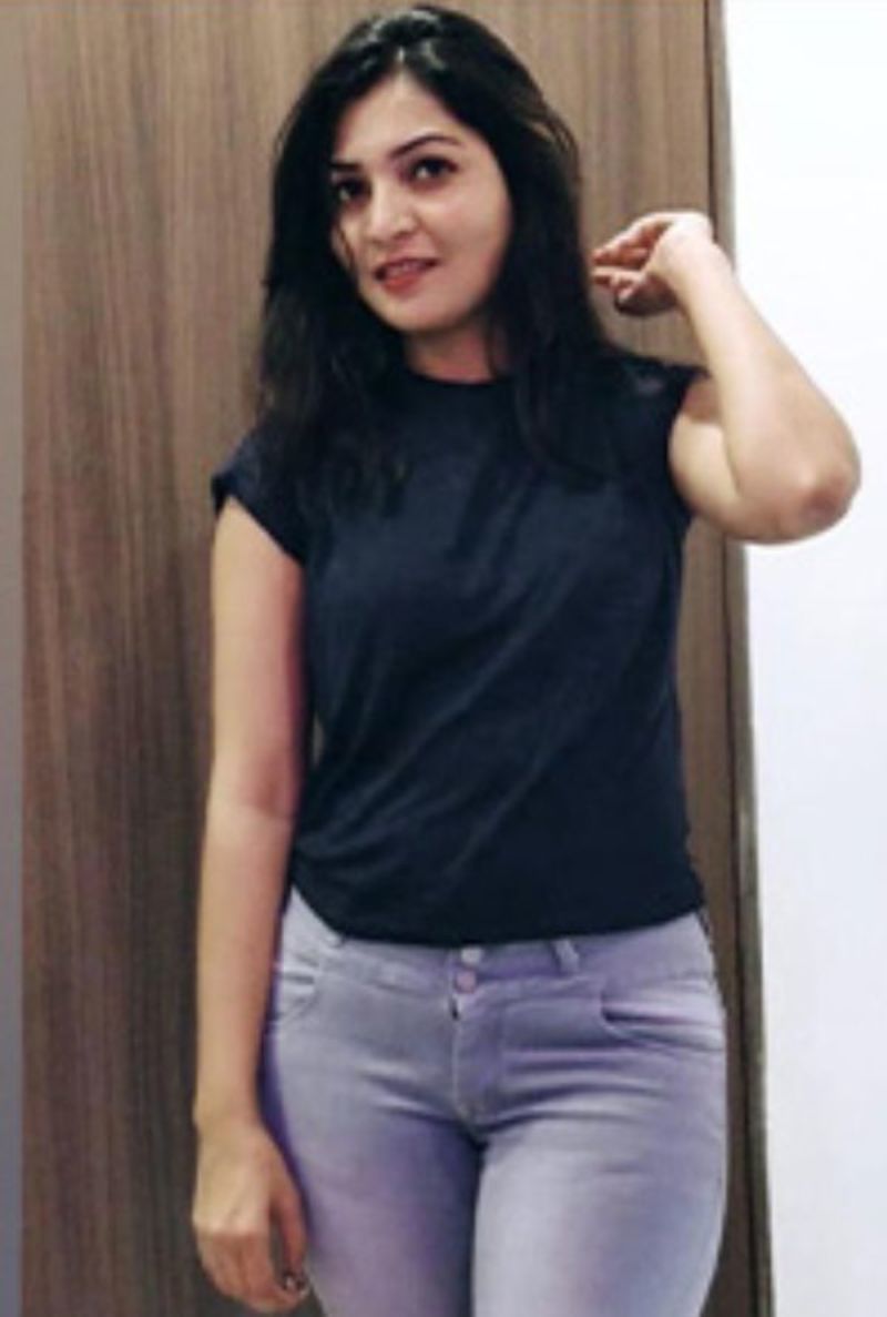 Tanishka - Lucknow Escort